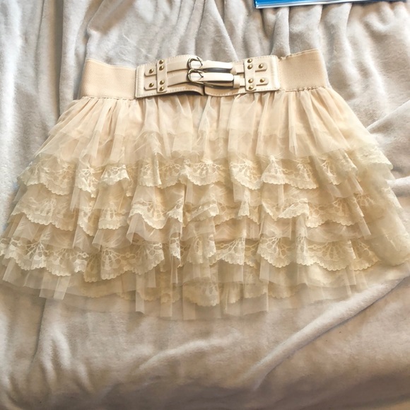 Rue21 Dresses & Skirts - DONATING SOON! NWOT Rue21 Super Cute Lace Skirt 💚